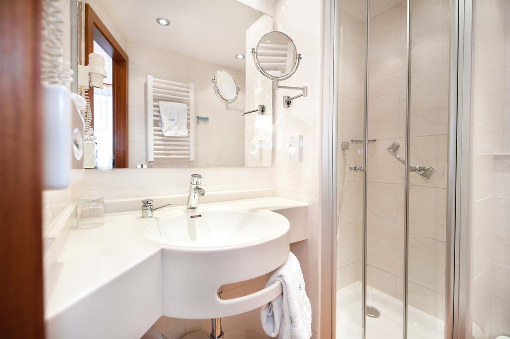 Hotel Avisa 3*